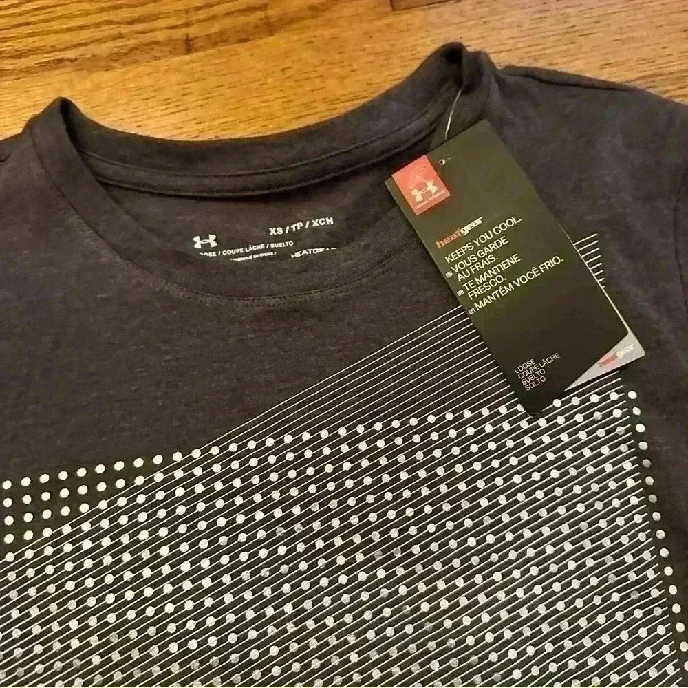 NWT Under Armour long sleeve shirt women XS